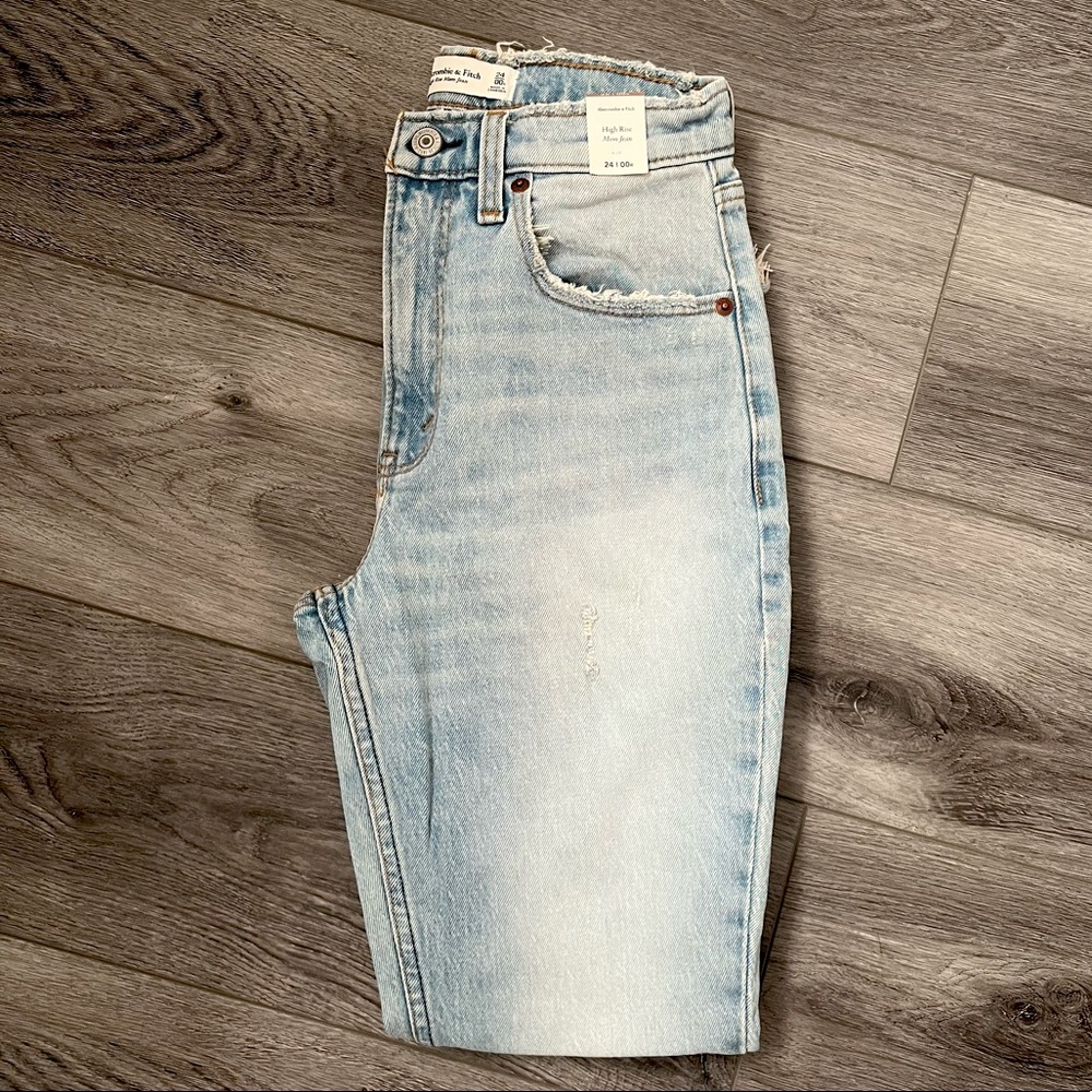 Abercrombie and fitch high rise mom jeans